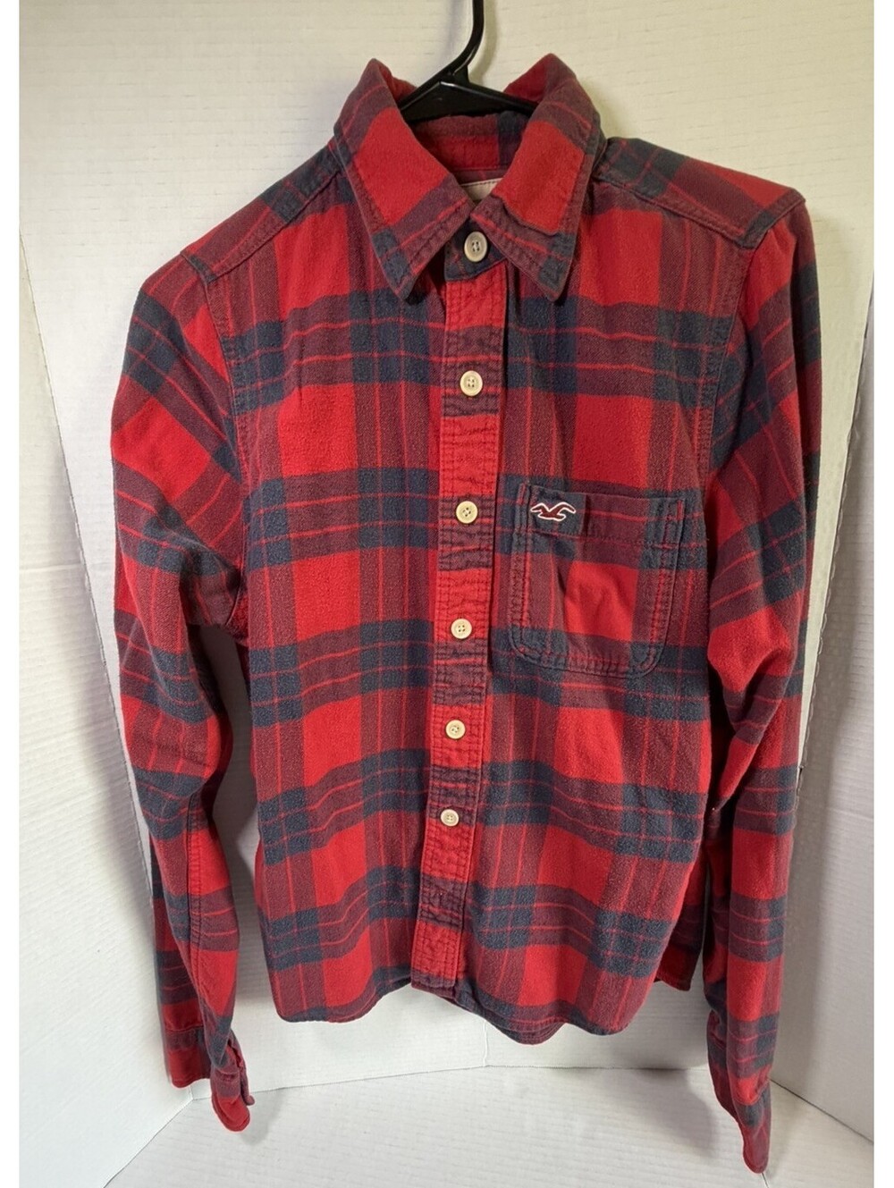 Hollister Flannel Button Up Shirt Men's Small Long Sleeve Logo Plaid Navy Red